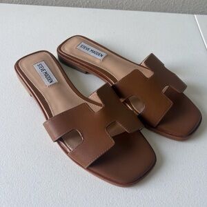 Steve Madden Haydn Slide Sandal in Cognac Leather Upper Size 7.5 Classic Flats